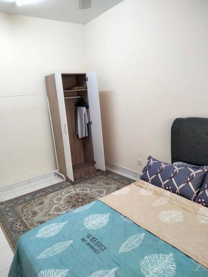 Abie's Apartment *